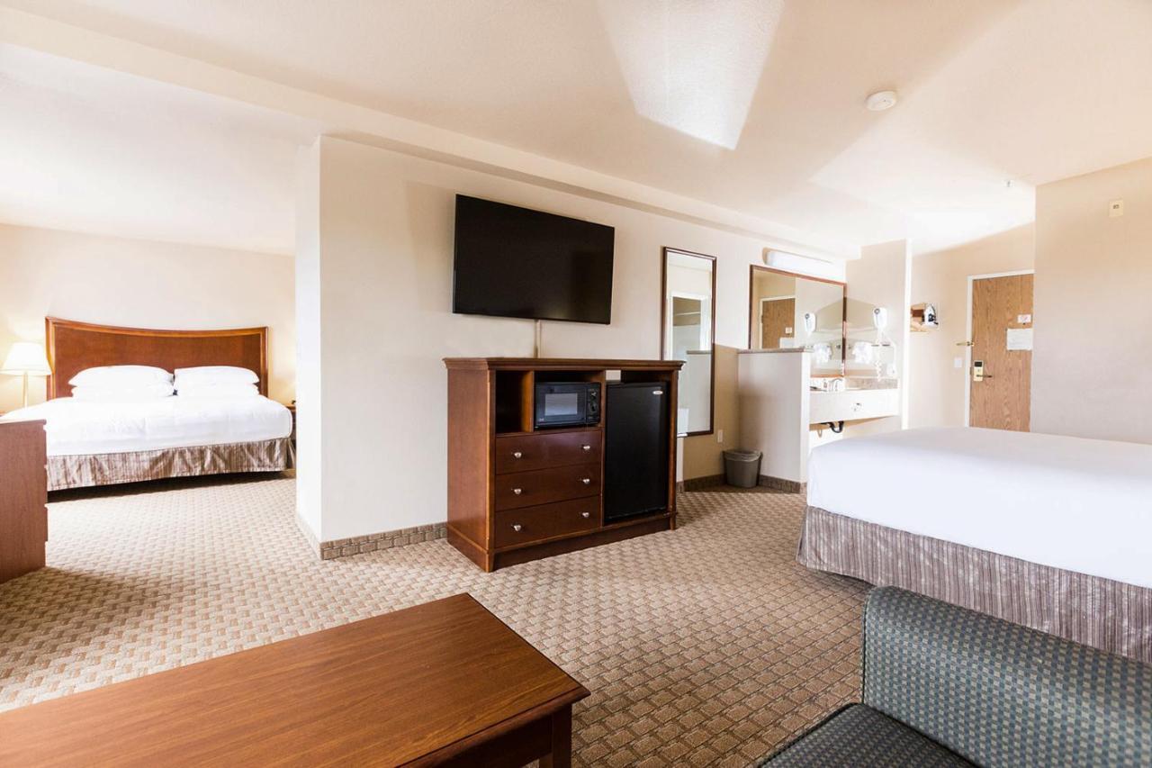 Red Lion & Hotel 3*